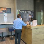 旅游中心会议中心宜必思快捷酒店 酒店