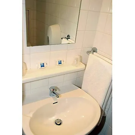 Ibis Budget Centre Gare Et Congres 2* Tours